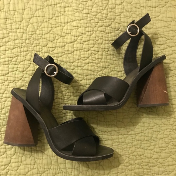 dolce vita athena sandal